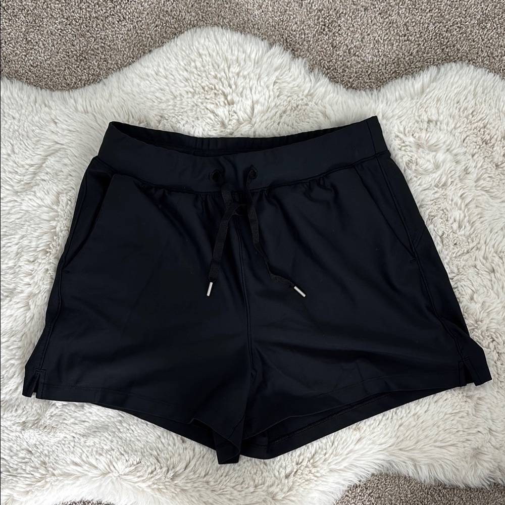 Old Navy High-Waisted PowerSoft Shorts 3-inch inseam Size M Black